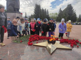 Возложение цветов к Вечному огню Возложение цветов к Вечному огню.